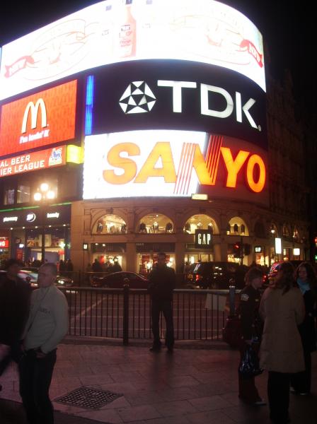 PICCADILLY CIRCUS